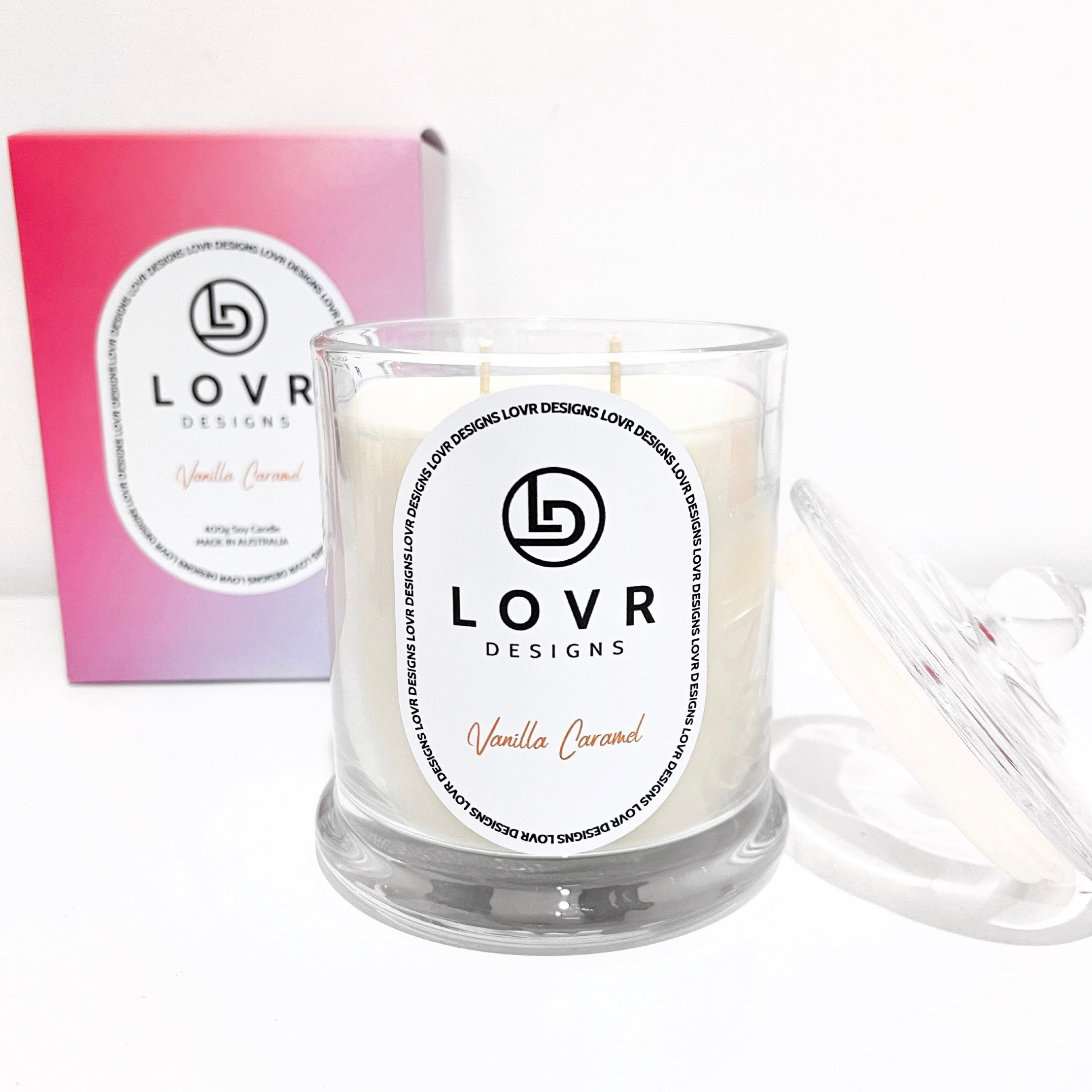 Lovr Designs Vanilla Caramel 400g scented soy candle with matching pink gift box – Signature Collection.