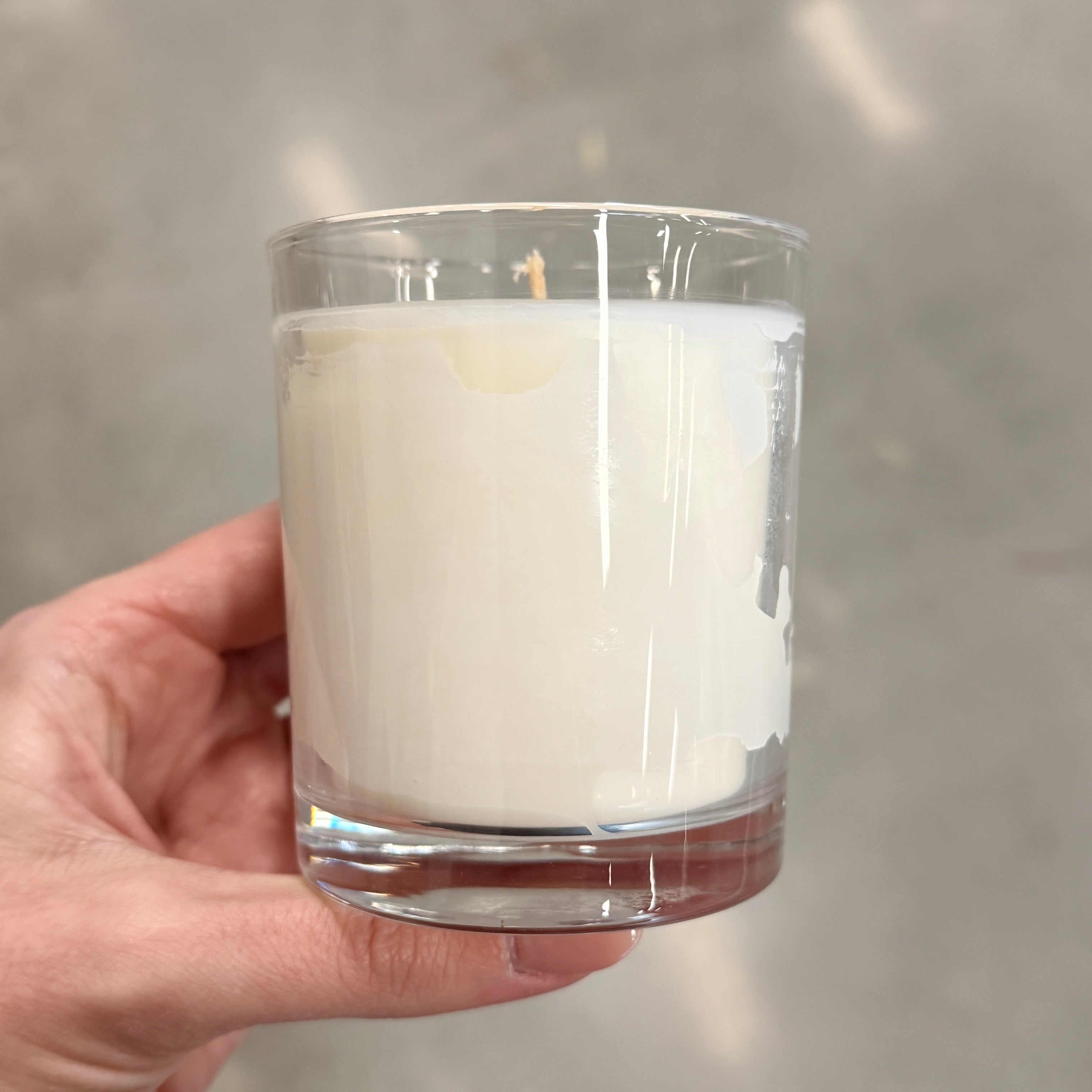 (Perfectly Imperfect) Medium 200g Candle - MANGO & PAPAYA