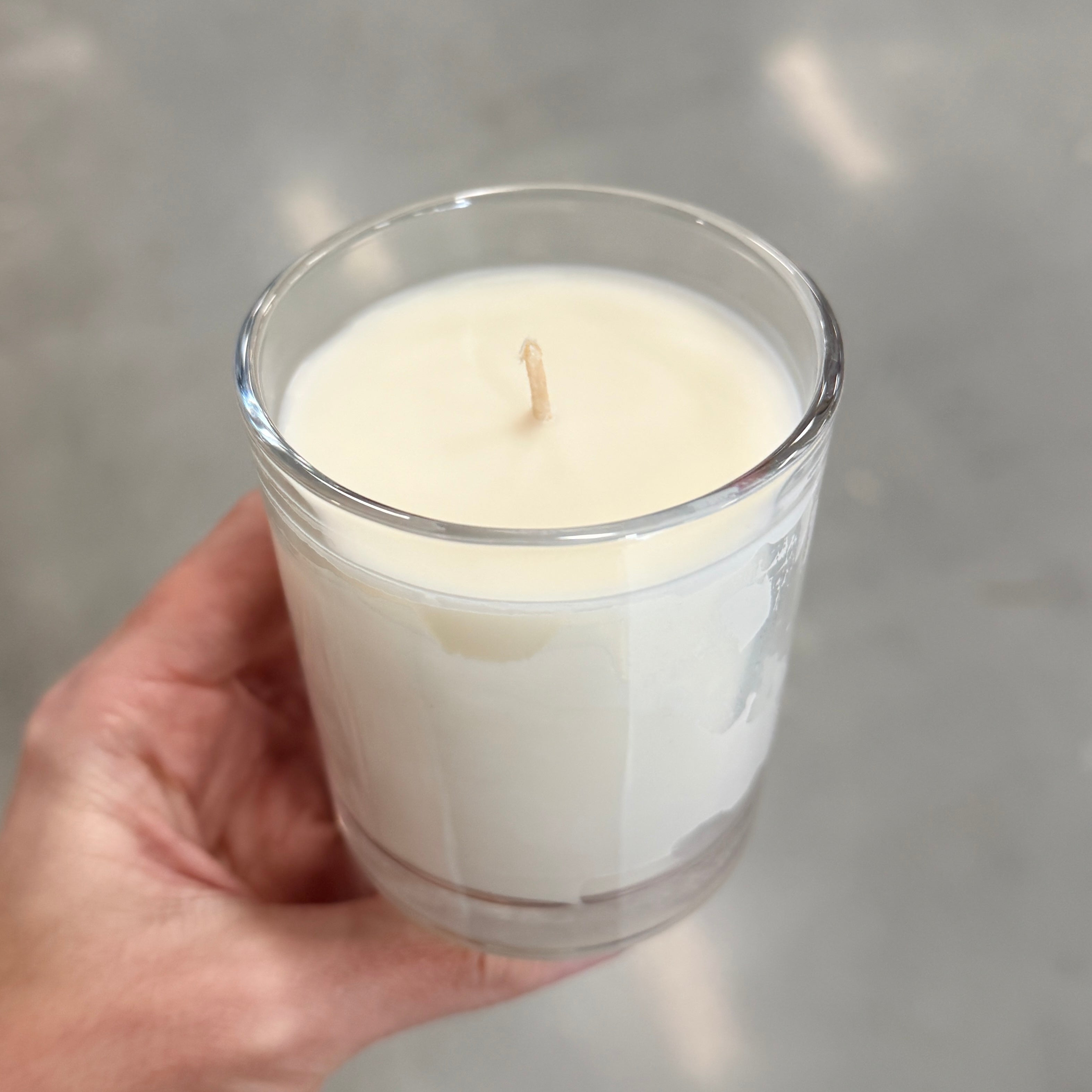 (Perfectly Imperfect) Medium 200g Candle - MANGO & PAPAYA